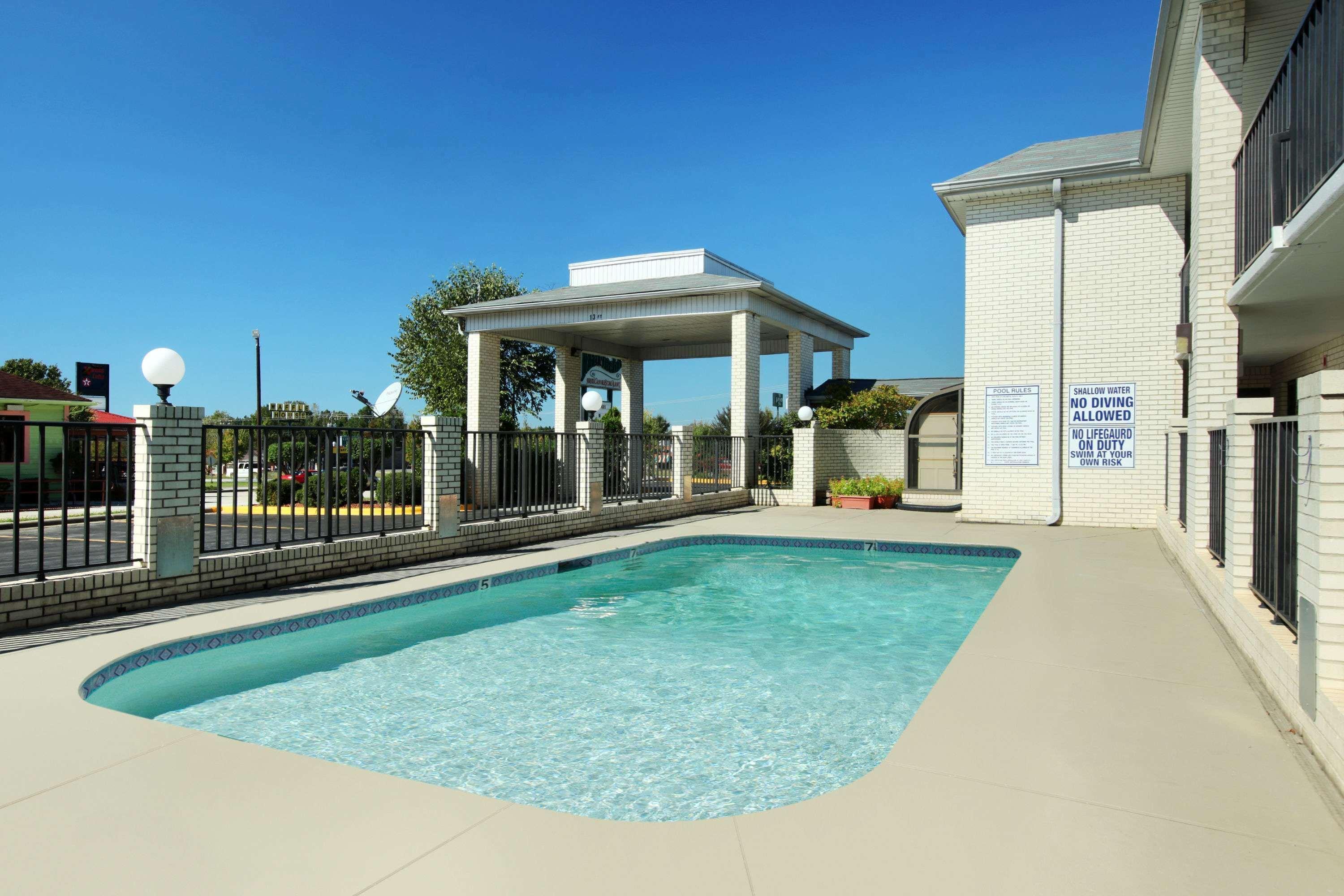 Super 8 By Wyndham Lancaster Motel Exterior photo