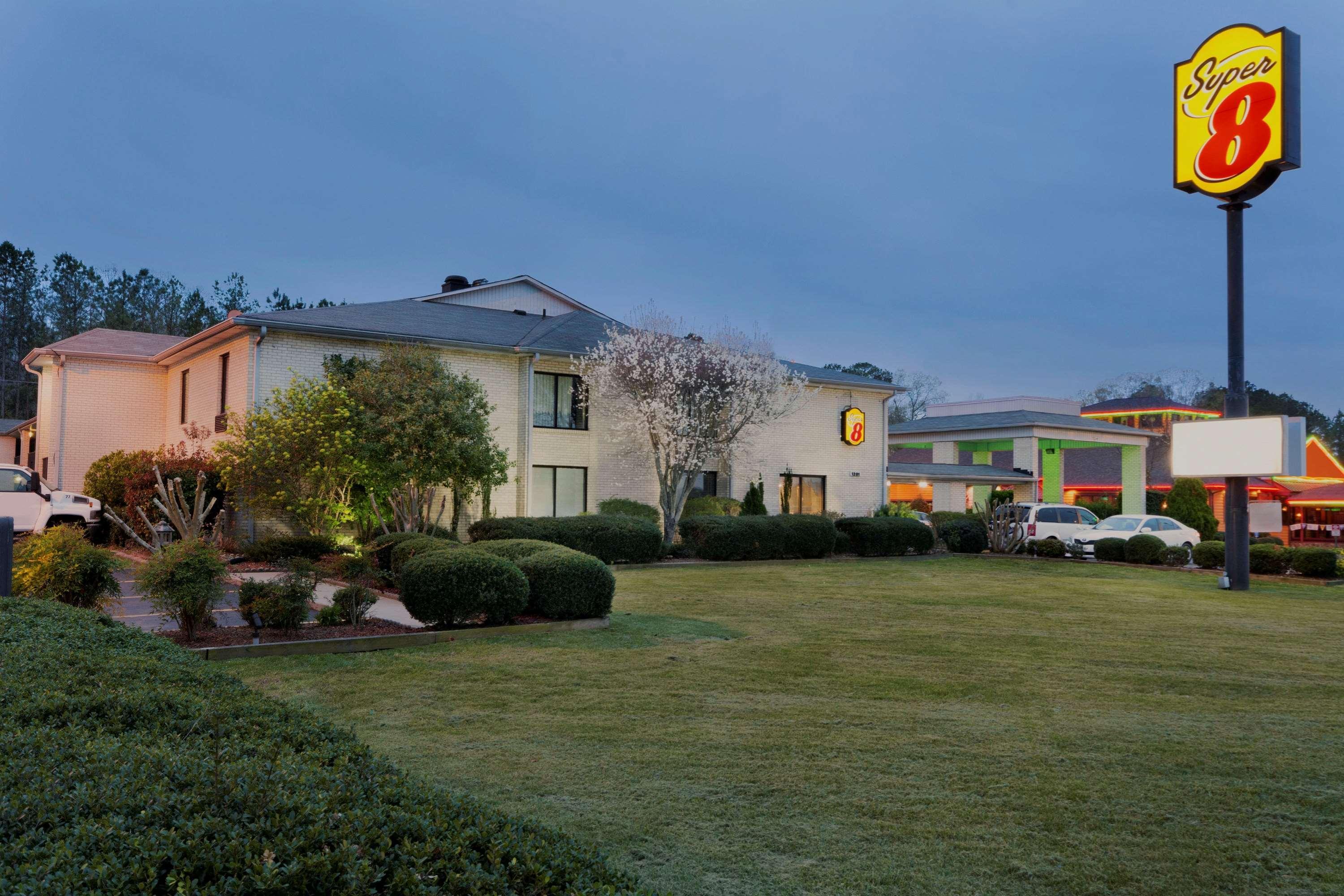 Super 8 By Wyndham Lancaster Motel Exterior photo